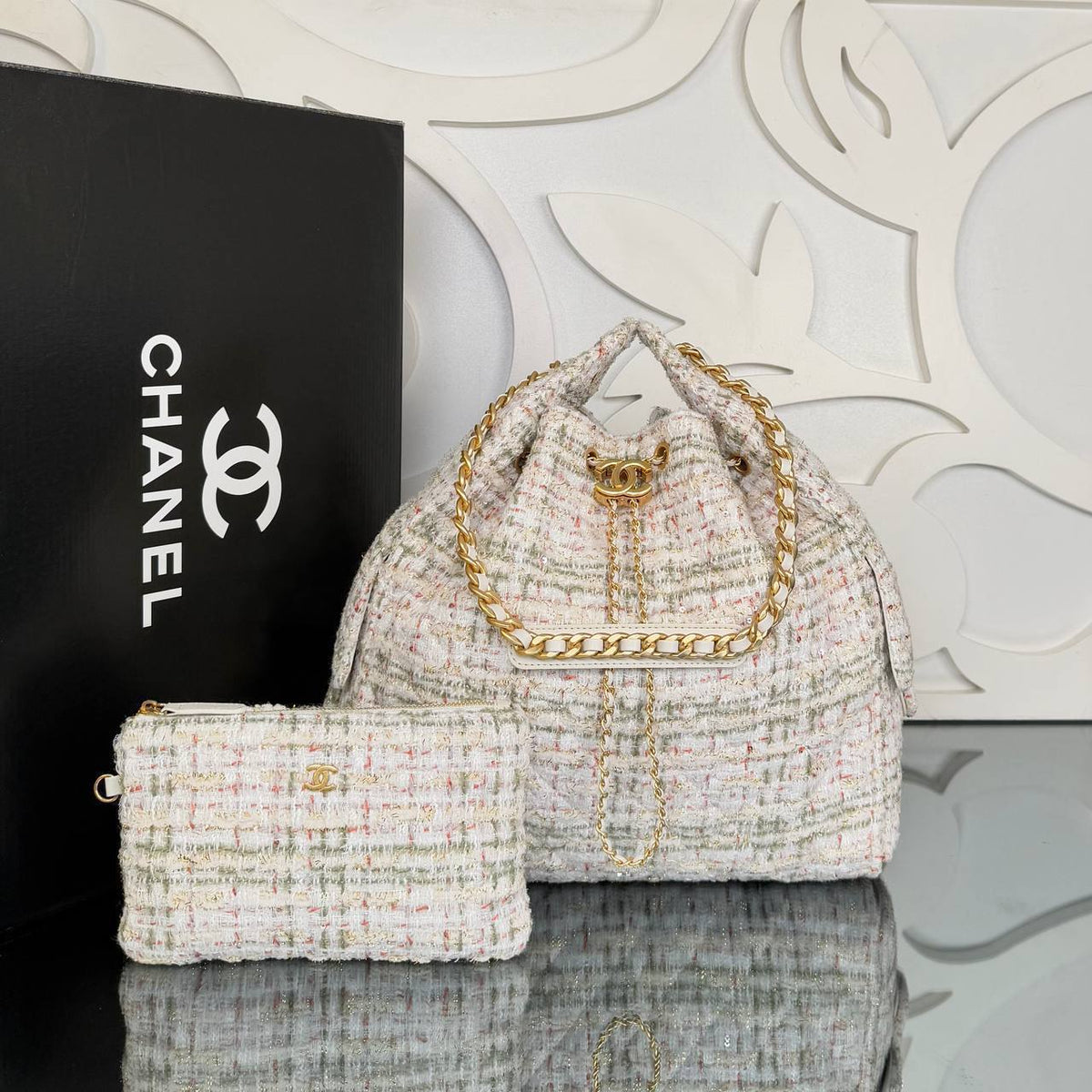 25 Medium Canvas Handbag | Ivory | front view with pouch