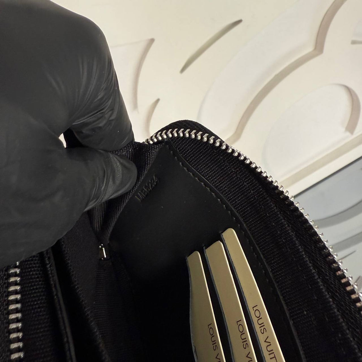 Alpha Wearable Wallet - interior detail