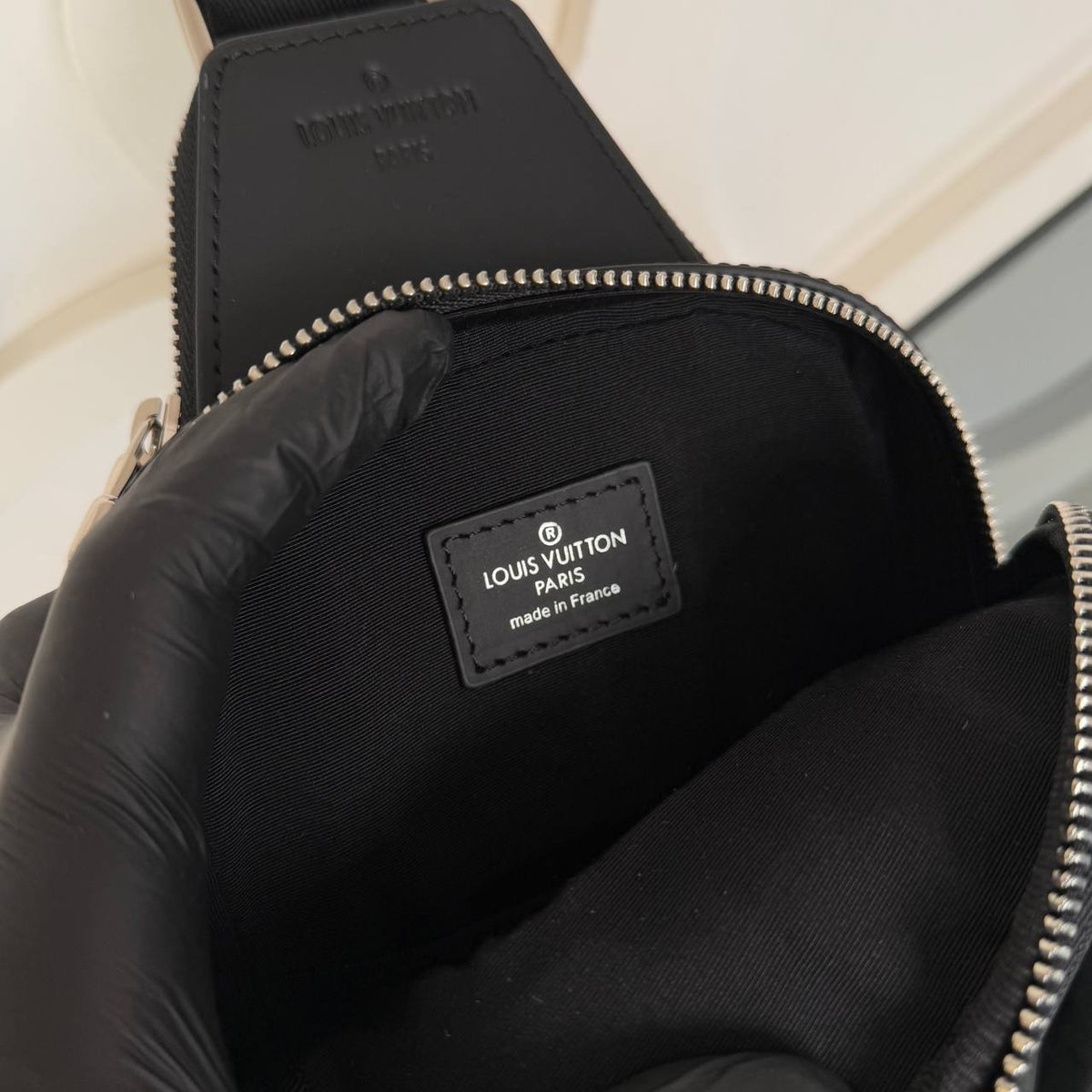 Avenue Sling Bag PM | interior