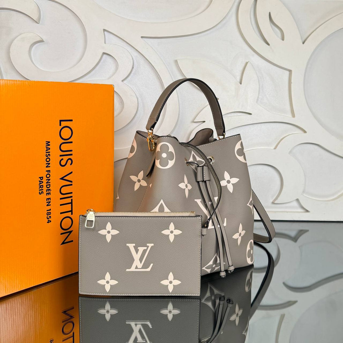 Taupe Bicolor Bucket Bag MM with pouch