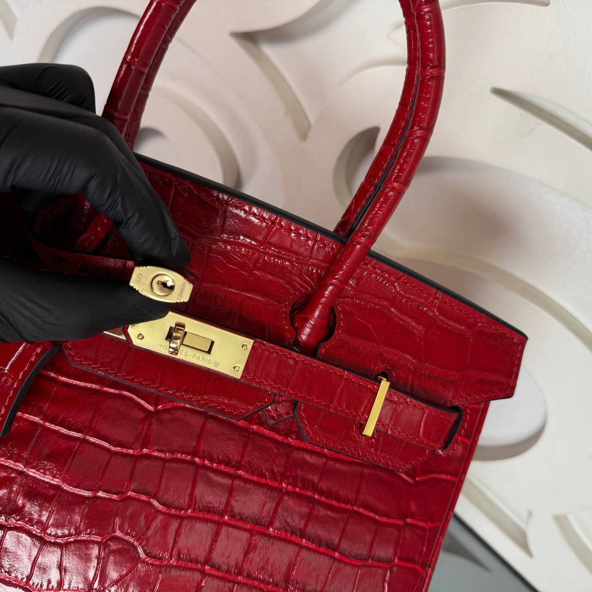 Birkin Bag 30 | Red | hardware detail