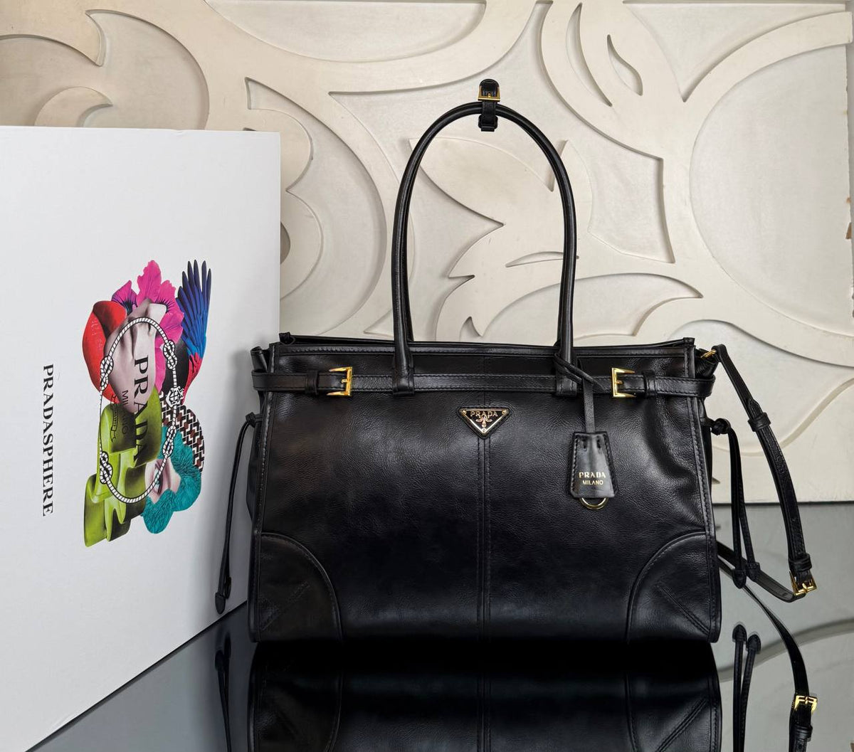 Bonnie Medium Handbag | Black | front view
