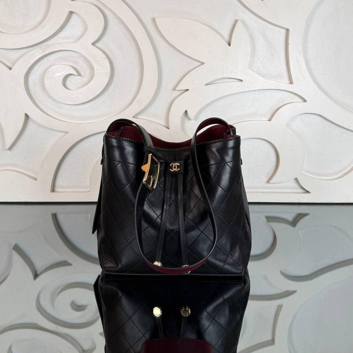Bucket Bag Medium Black Leather