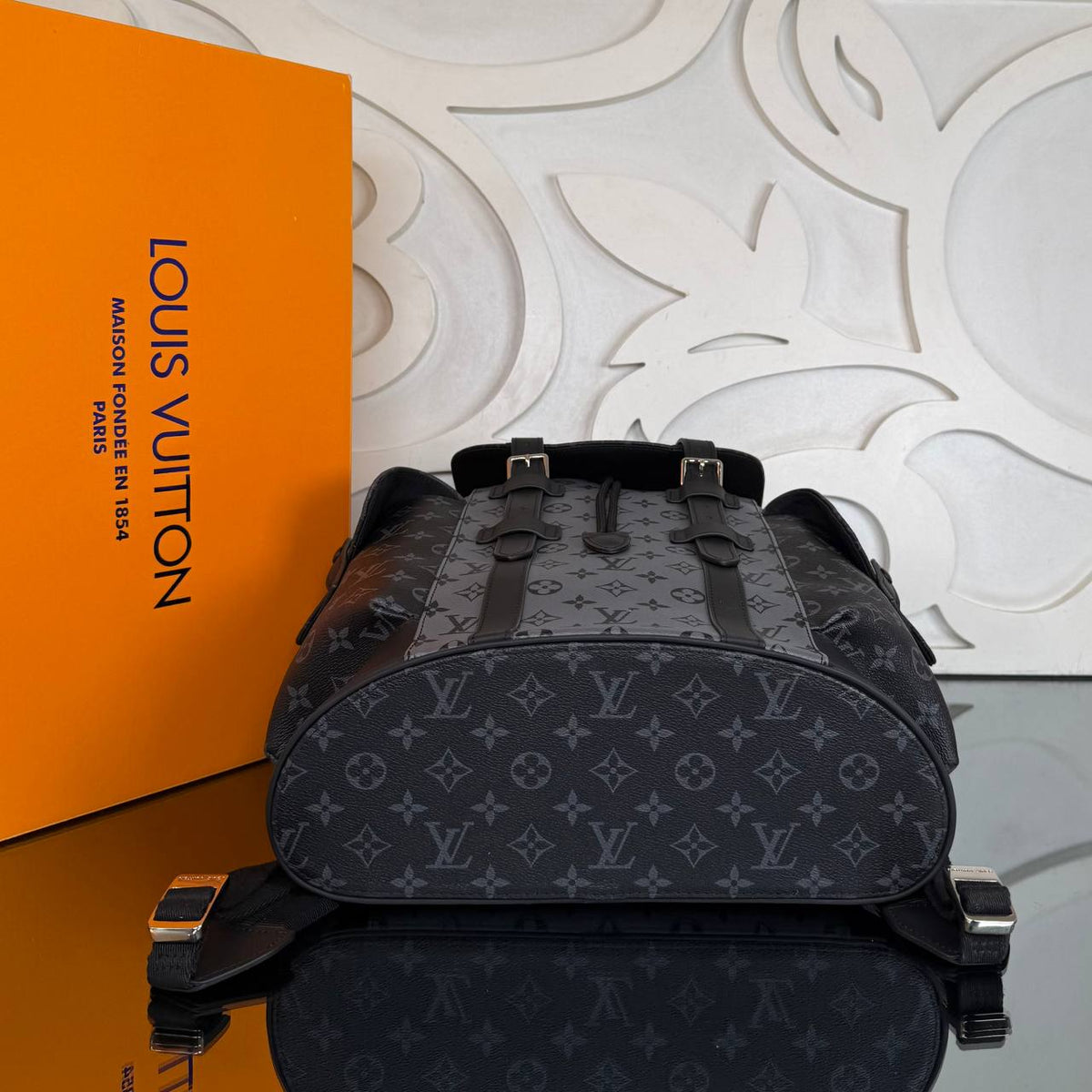 Christopher MM Backpack | Gray Monogram | base detail