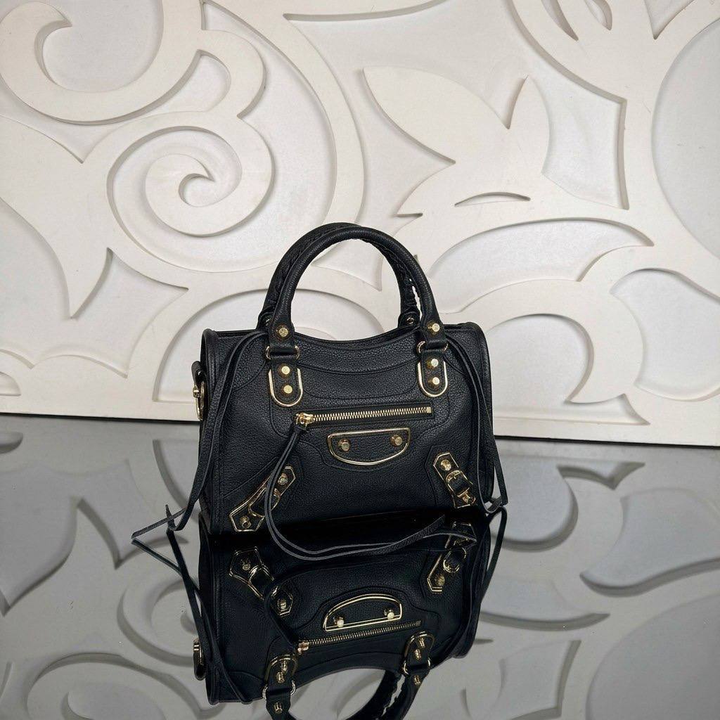 City Bag Small | Black | front view