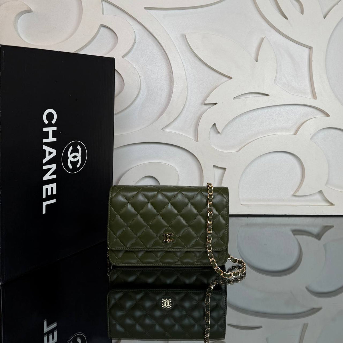 Kibrit Classic Wallet on Chain | Olive Green | front view