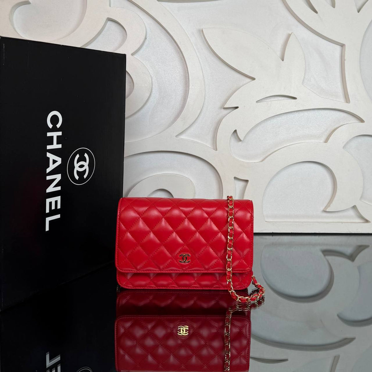Kibrit Classic Wallet on Chain | Red | front view