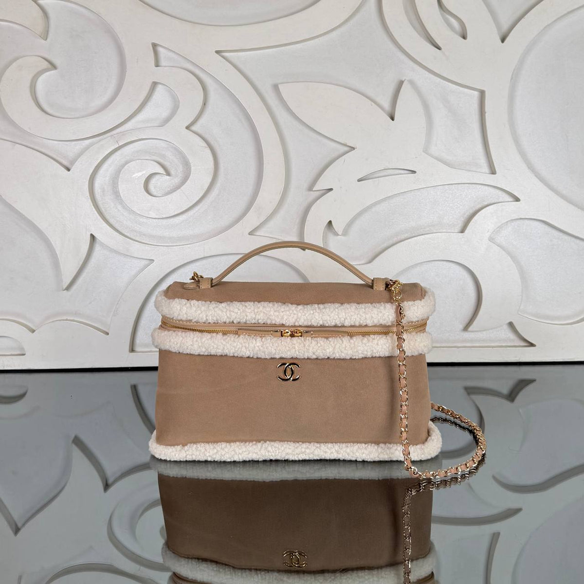 Large Shearling Vanity Case with Chain | Beige