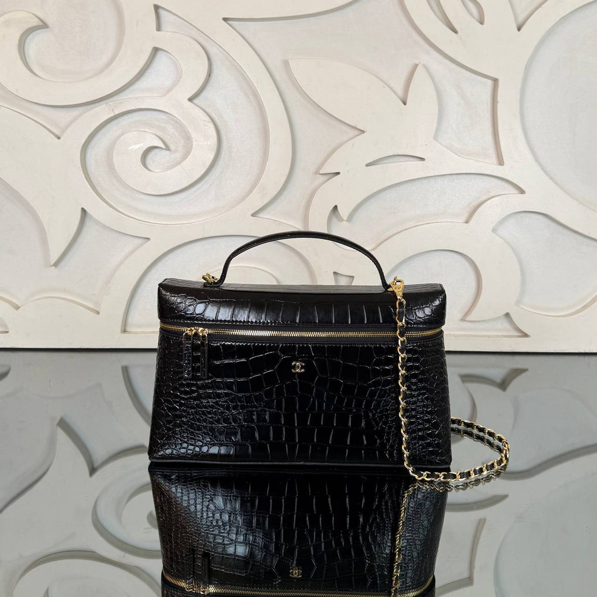 Large Vanity Bag with Chain - Black front