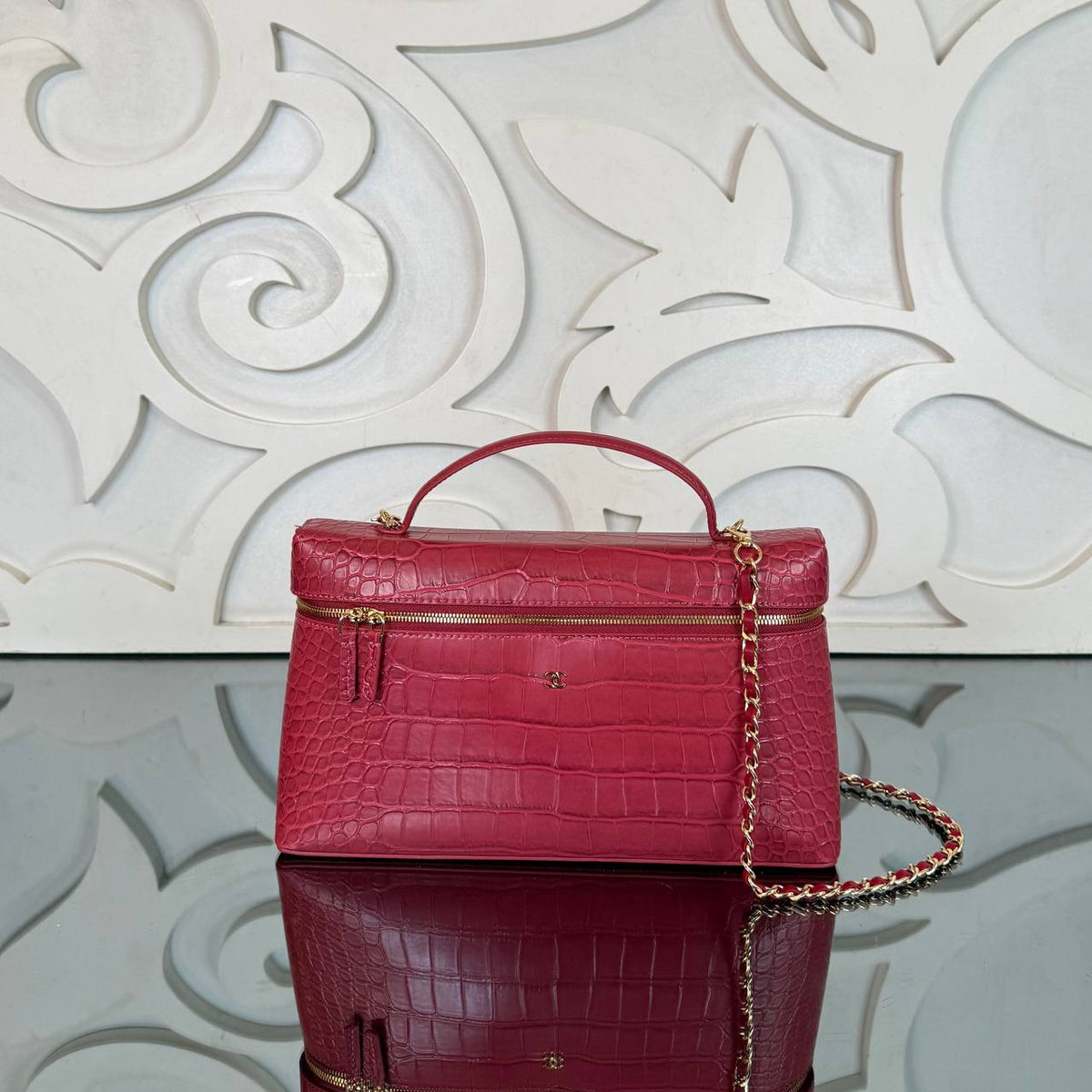 Large Vanity Bag with Chain - Red