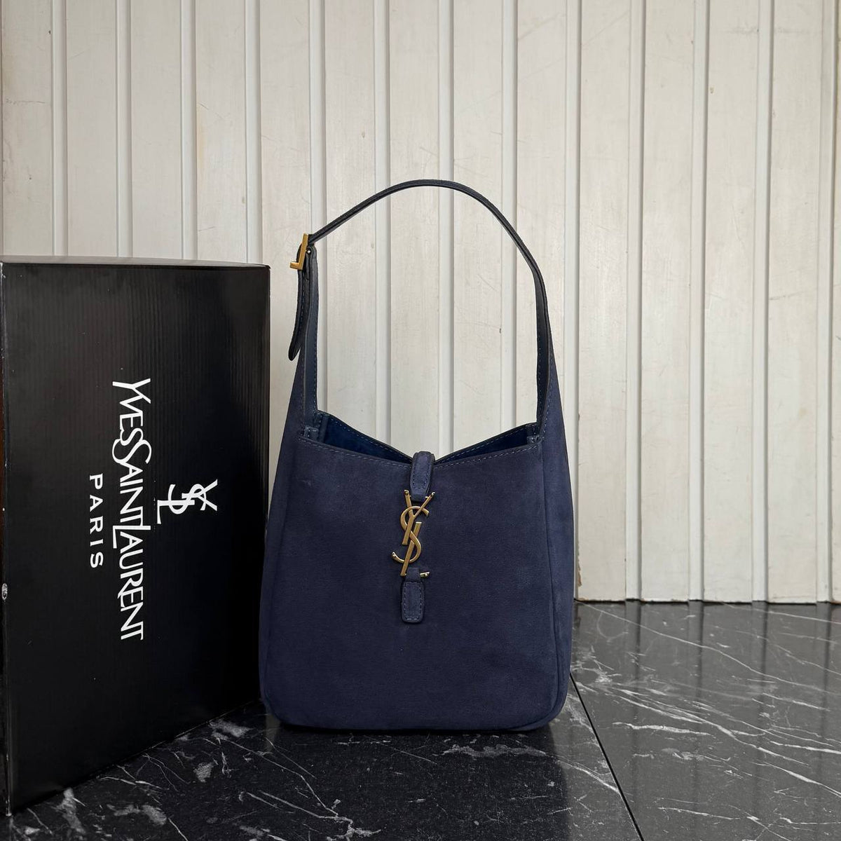 Le 37 Small Suede Bag | Navy | front view