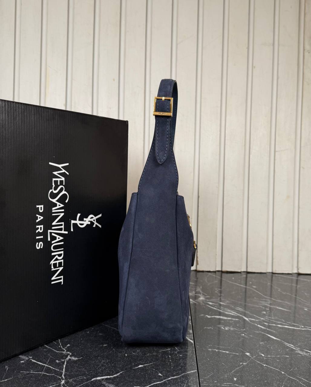 Le 37 Small Suede Bag | Navy | side view