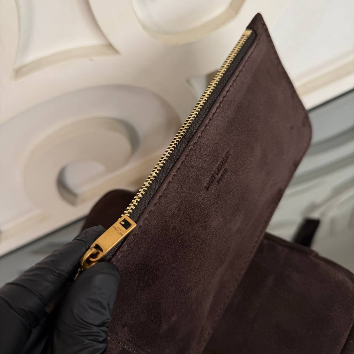 Le 37 Small Suede Bag | Dark Brown | pouch detail