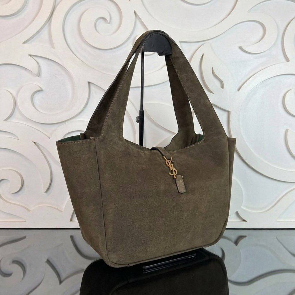 Le 5 À 7 Bea Suede Bag | Olive Suede | angled view