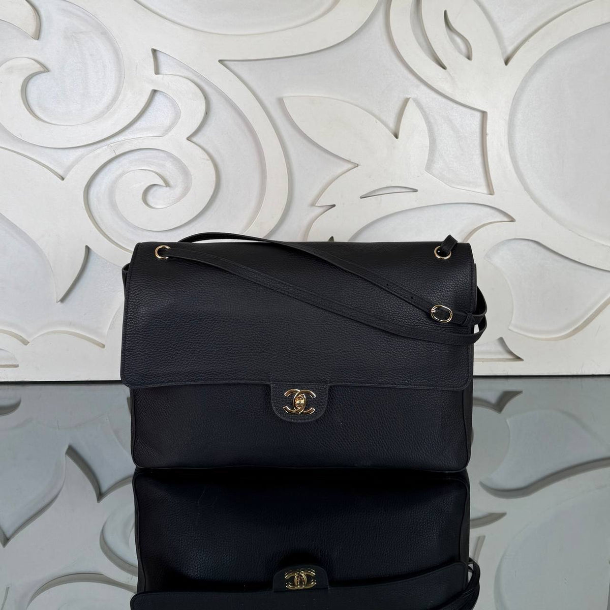 Maxi Flap Bag | Black | front view