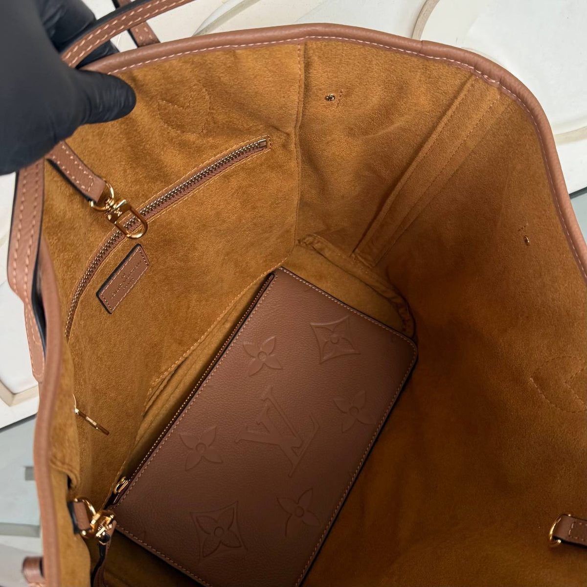Neverfull MM | Tan | interior view