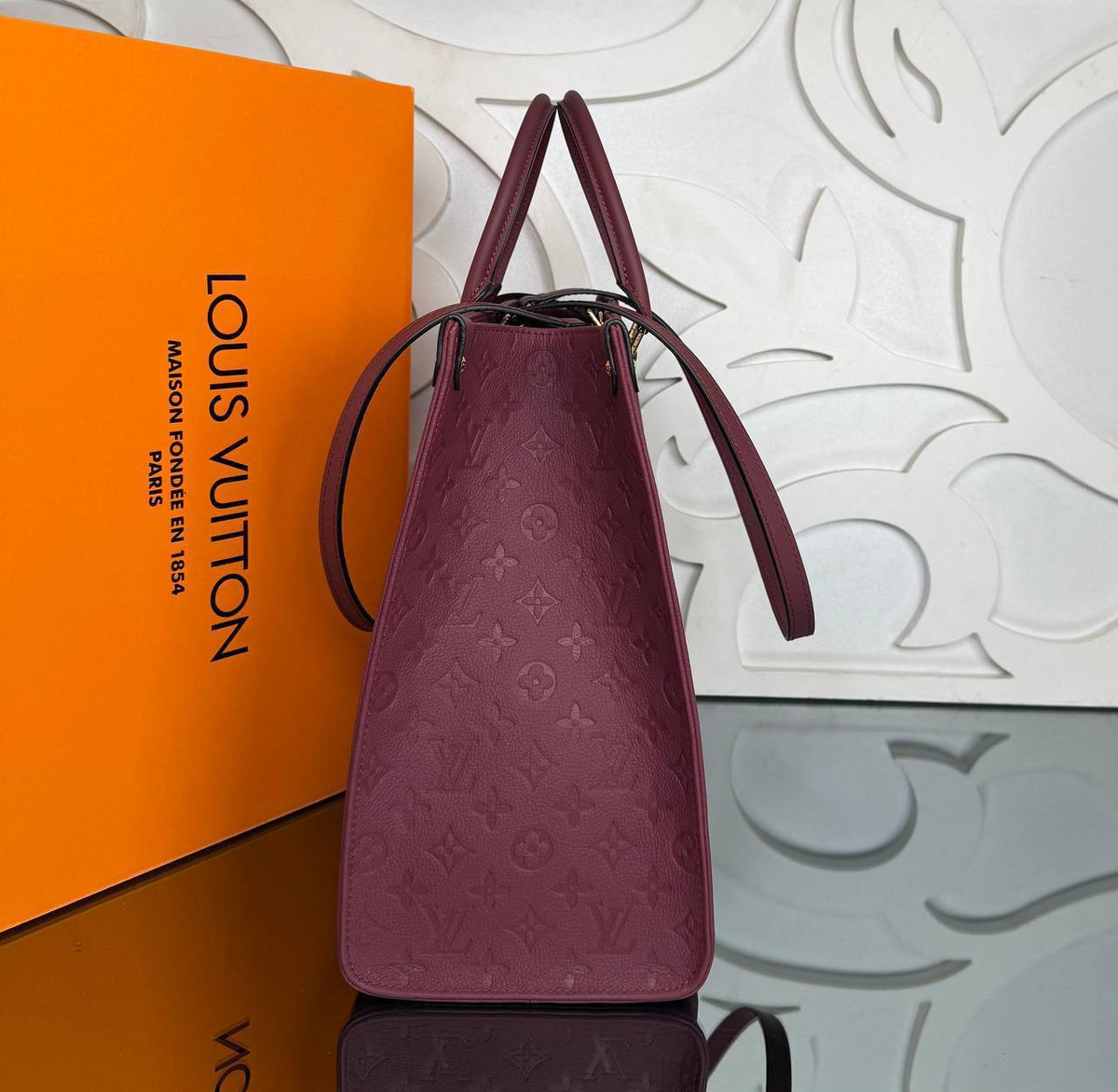 OnTheGo GM Burgundy side