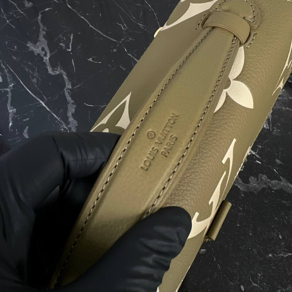 Pochette Metis Bag | Khaki | handle detail