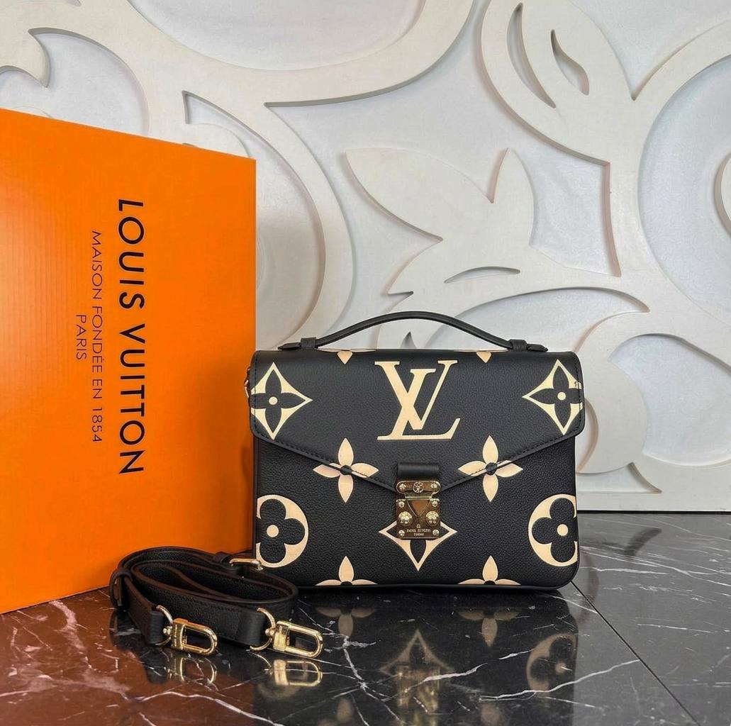 Pochette Metis Bag | Black | front view