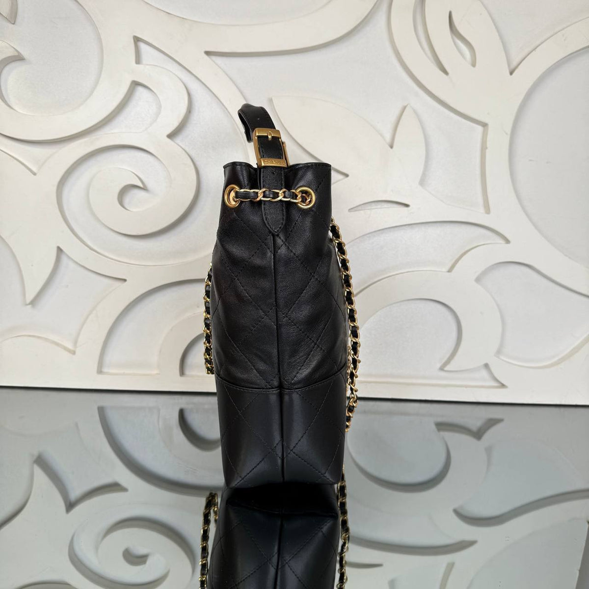Vertical Shopping Bag | Black | side profile